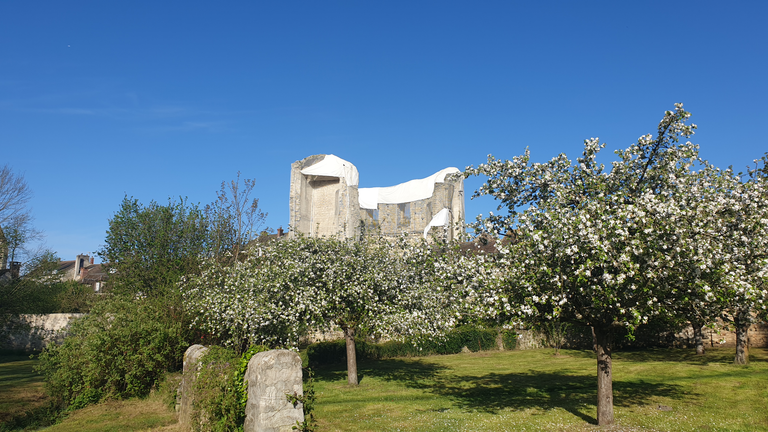 Tour de Ganne and flowering trees