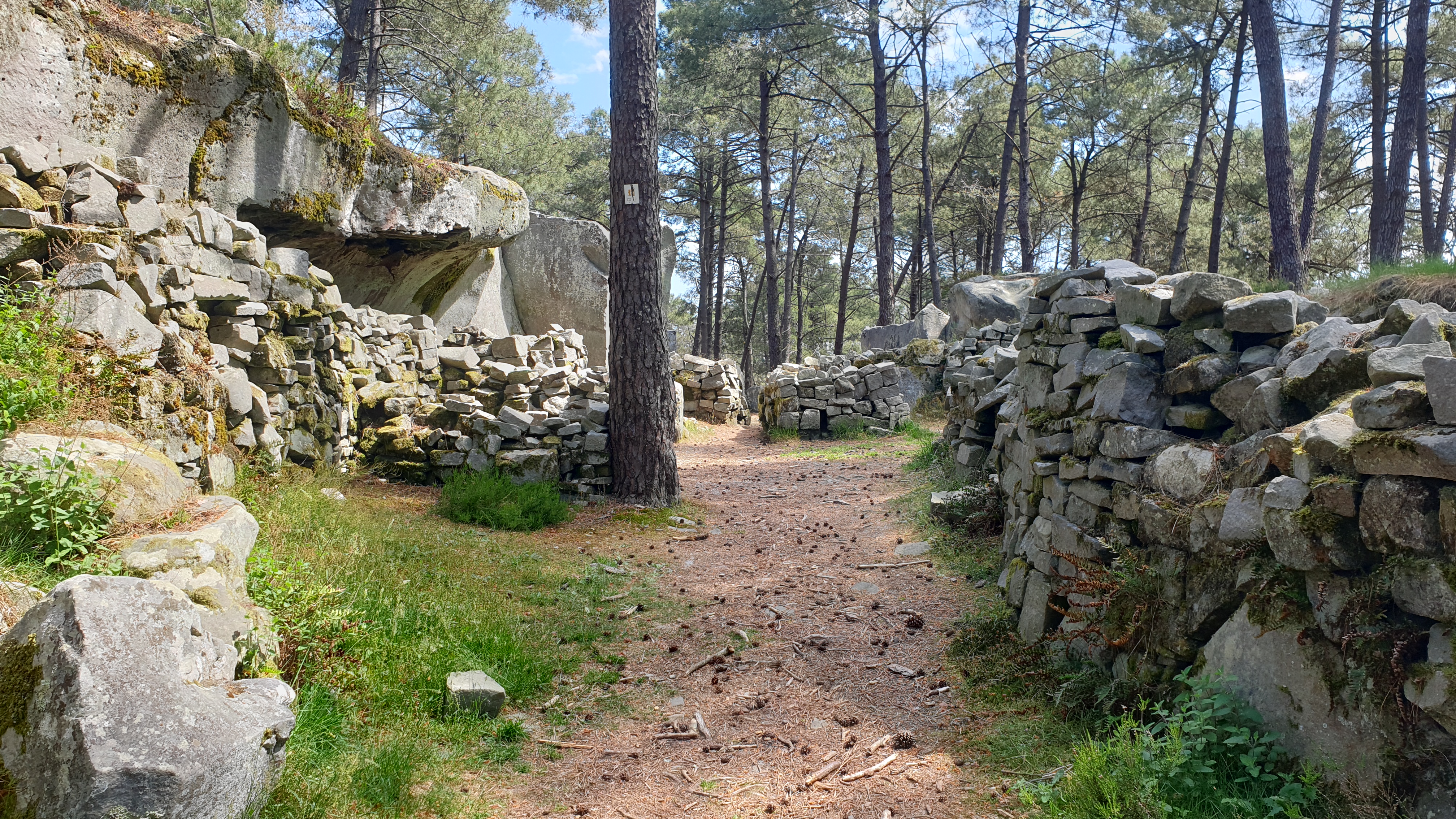 Quarry on the Sentier des Carriers