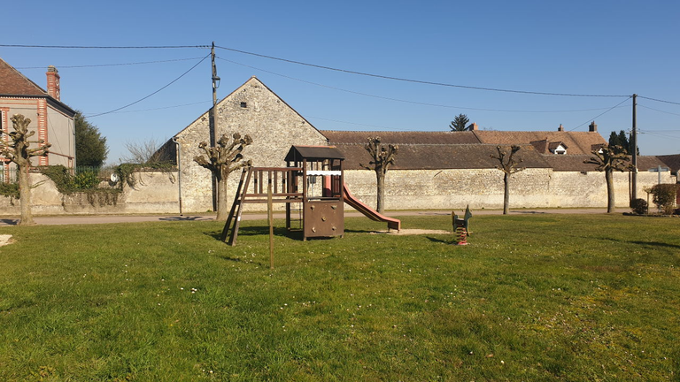 Chevrainvilliers playground
